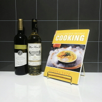樣板房廚房軟裝飾品擺件菜譜食譜書籍英文美食雜志書架葡萄酒輕奢
