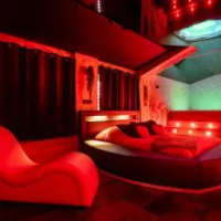 住宿 Love Room TENTATION - Découvrez le luxe d'un jacuzzi envoûtant et d'une atmosphère de pure séduct
