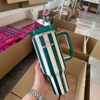 แก้วเก็บความร้อน Stanley ที่ขายดีที่สุดของ Stanley ลายทางแนวตั้งวินเทจ 40OZ/20OZ ถ้วยสแตนลีย์ผู้ปกคร