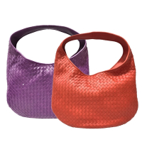 【BOTTEGA VENETA 寶緹嘉】630383 品牌經典手工編織小羊皮大款彎月包/肩背包(多色可選)