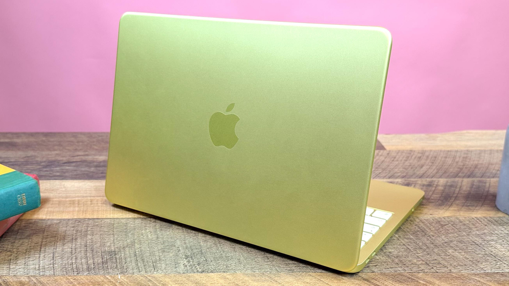 Apple の 599 ドルの MacBook Neo レビュー：価値の定義を塗り替える低 
