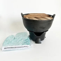 20cm Cast Iron Japanese Style Sukiyaki Hot Pot Cast Iron Roasting Pan BBQ Alcohol Stove Hot Pot with Wooden Lid 2 People Use