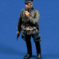 1/35 Scale Unpainted Resin Figure officer collection figure