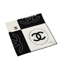 CHANEL香奈兒 新款黑白方格紋大小雙C LOGO絲質大方巾