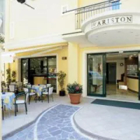住宿 Hotel Ariston 米薩諾阿德里亞蒂科