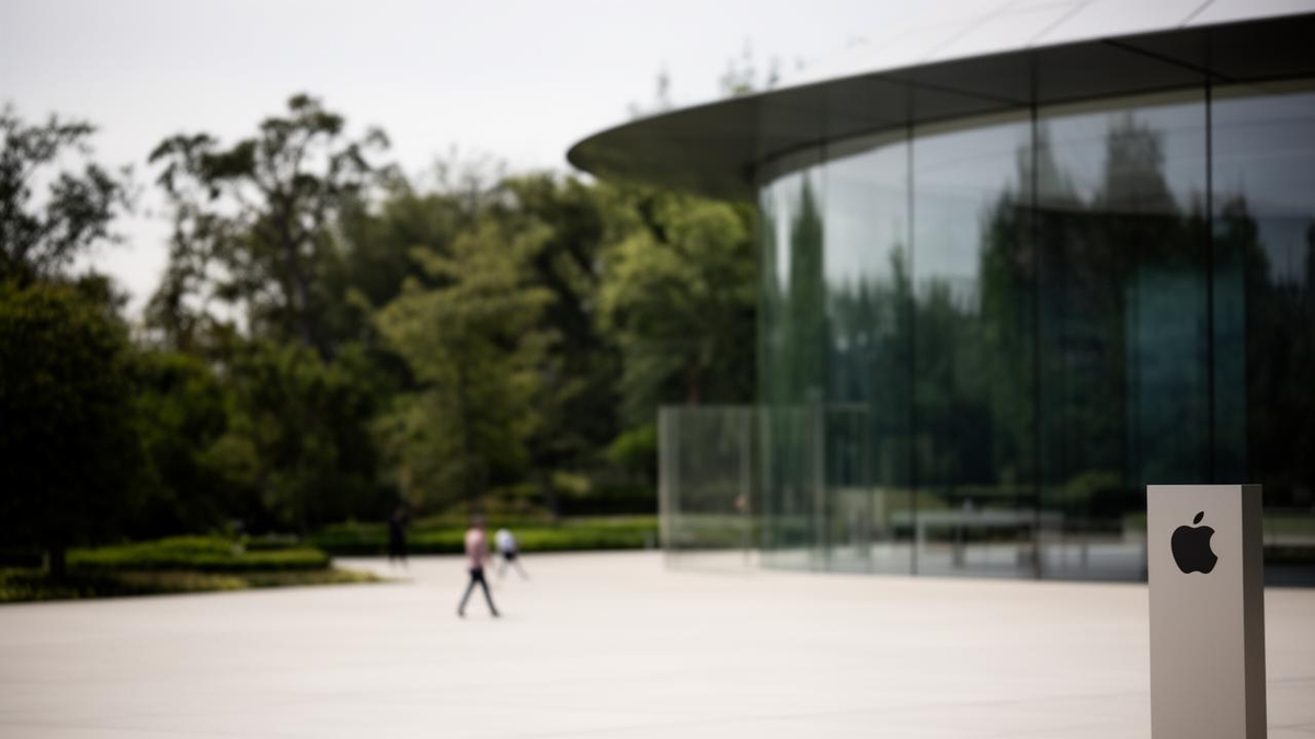 Apple Names Steve Smith New M&A Chief Under CEO John Ternus