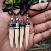 BANDUL CEMETI ALI ASLI KALIMANTAN BAHAN TANDUK ASLI SUDAH DIRAJAH. LIONTIN TANDUK