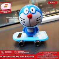 Pajangan Dashboard Mobil Karakter Solar Power Kepala Goyang - Hiasan Meja Boneka Mini Tenaga Surya D