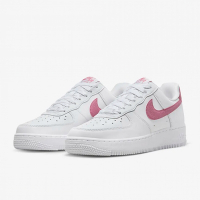 NIKE 休閒鞋 女鞋 運動鞋 AF1 皮革 W AIR FORCE 1 07 ESS TRND 白粉 DQ7569101