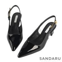 【SANDARU 山打努】跟鞋 尖頭金屬方釦漆皮後空鞋(黑)