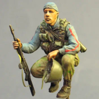 1/35 Scale Unpainted Resin Figure soldier GK figure