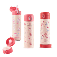 【優貝選】三麗鷗HELLO KITTY 滿版印花316不鏽鋼直飲式/吸管式 雙杯蓋兒童水壺套組 500ML(平輸品)