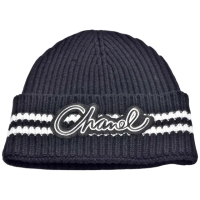 【CHANEL 香奈兒】經典草寫LOGO雙槓喀什米爾羊毛毛帽(黑色AAA410-BLK)