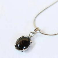 Liontin batu hitam/kalung cewek/kalung batu hitam