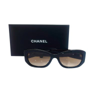 CHANEL 香奈兒 JENNIE同款街拍款雙C LOGO黑色太陽眼鏡/墨鏡