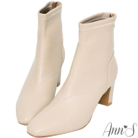 Ann’S 充滿自信-美型貼腿剪裁方頭扁跟短靴6cm(杏灰)