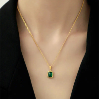 สินค้าที่ขายดีที่สุดของเดือนนี้ โปรโมชั่น PEONY สร้อยคอจี้มรกตเขียว18k สร้อยสแตนเลส ไม่ลอกไม่ดำ ใส่อ