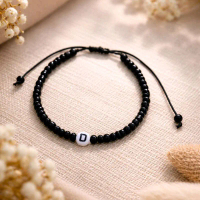 Gelang Hitam dengan Beads dan inisial Huruf  untuk Gaya elegan