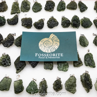 [จี้ห้อยคอจาก Marouskovo pole] #MP1-45 จี้ห้อยคอเกรดพรีเมี่ยม สะเก็ดดาว Moldavite โมลดาไวท์ แท้ 100%