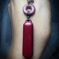 Liontin Cinabar – Simbol Energi, Kemakmuran & Perlindungan