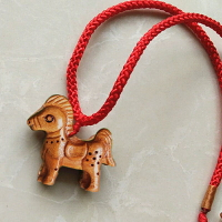 桃木馬吊墜項鏈 掛件鑰匙扣  木雕馬 木質馬手鏈屬相隨身小靚馬