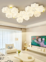 客廳燈吸頂燈簡約現代創意花朵兒童房間燈奶油風溫馨浪漫臥室燈