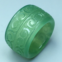 藏傳真品天然手工雕刻綠色瑪瑙玉髓回紋戒指扳指男款送證書