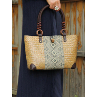 พร้อมส่ง. 8-inch high base 12-inch straw weave bag women's tote bag with zipper and one shoulder lin