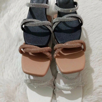 Hôm nay shop giày dép DBQ lên cho chị em mình mẫu dép sandal dây sòn cho các chị em mình,có 3 màu ch