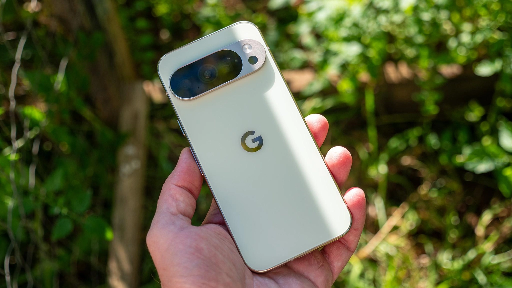 Pixel 10 が米国で eSIM 専用に、予想外の物理 SIM 回避策と Google