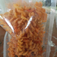 delon makaroni rasa pedas manis dan asin gurih