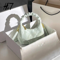 Light luxury retro new cloud bag, pleated small handbag, hand-held crossbody bag, cloud-like small b