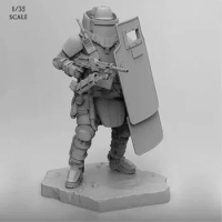 1/35 Scale Unpainted Resin Figure Panzer soldier collection figure