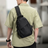 木村耀司斜挎包男簡約單肩包男士挎包2021年新款胸包小背包運動款