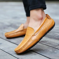New flat bottomed men's leather shoes, men's bean shoes, new casual leather shoes, shoe covers for l