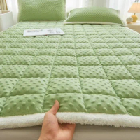 Thicken Flannel Mattress Topper Winter Warm Soft Queen Size Non-slip Bedsheet Home Dormitory Bedspread Foldable Thin Tatami Mat