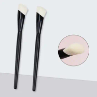 Soft Angled Concealer Brush Cover Dark Circle Fluffy Smudge Brush Wooden Handle Liquid Foundation Contour Brush Cosmetic