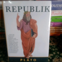 BUKU FILSAFAT REPUBLIK PLATO