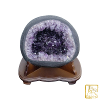 【吉祥水晶】巴西紫水晶洞 31.1kg(特選碩大結晶體大氣磅礡富貴吉祥)