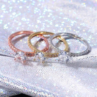 Cincin Moissanite Berlian Palsu Emas Mawar Minimalis - Cincin Lamaran & Pernikahan Dipesan Khusus