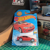 Hot Wheels '06 Pontiac GTO Orange