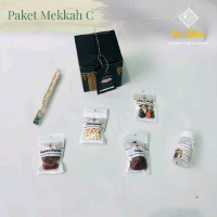 50 paket oleh-oleh haji dan umroh dus ka'bah, cokelat kerikil, air zamzam, kurma, kacang arab, kismi