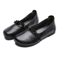 【Vecchio】真皮頭層牛皮小花繩飾圓頭平底單鞋(黑)