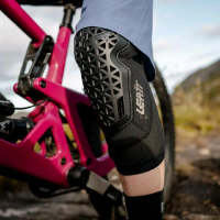 PELINDUNG LUTUT/KNEE GUARD LEATT FLEXMESH, BLACK