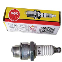 Free Shipping 1 Piece Spark Plug for Yamaha Outboard 2 Stroke Boat Engine Spares 14mm/B7HS-10 Replace BR7HS-10