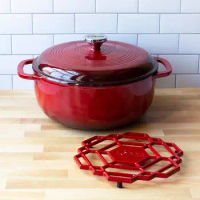 Stylish Cookware: Vibrant Red 6qt Cast Iron Enamel Dutch Oven
