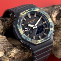 【CASIO 卡西歐】G-SHOCK 八角錶殼耐衝擊運動雙顯腕錶/黑x迷彩框(GA-2100SU-1A)
