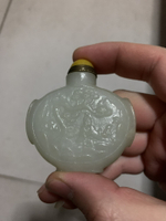 玉鼻煙壺，寬5.5厘米，高6厘米