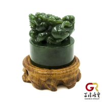 和田碧玉 貔貅戲球手工雕刻 和田碧玉雕刻擺件 特製木座