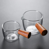 50ml / 100ml Espresso Shot Glass Wooden Handle Single Spout Coffee Measuring Cup Borosilicate Glass for Wine Milk Coffee Tea Jug